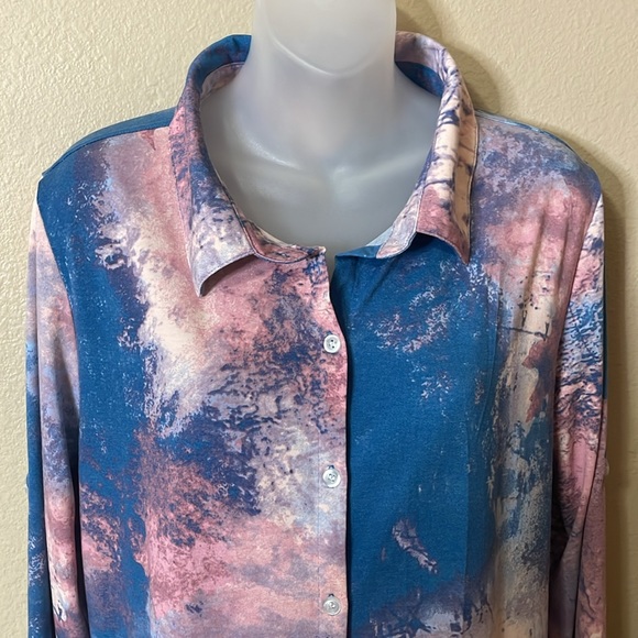 LuLaRoe Valentina button up blouse NWT - Picture 3 of 8
